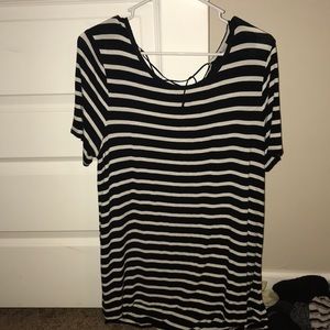 Size Medium Black & White Shirt From Old Navy